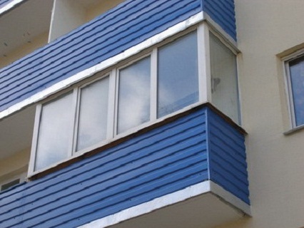 Характеристики и плюсы балконных рам раздвижных из алюминия.